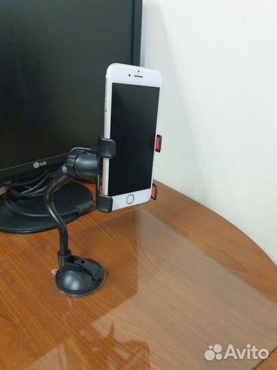 Держатель для телефона в машину