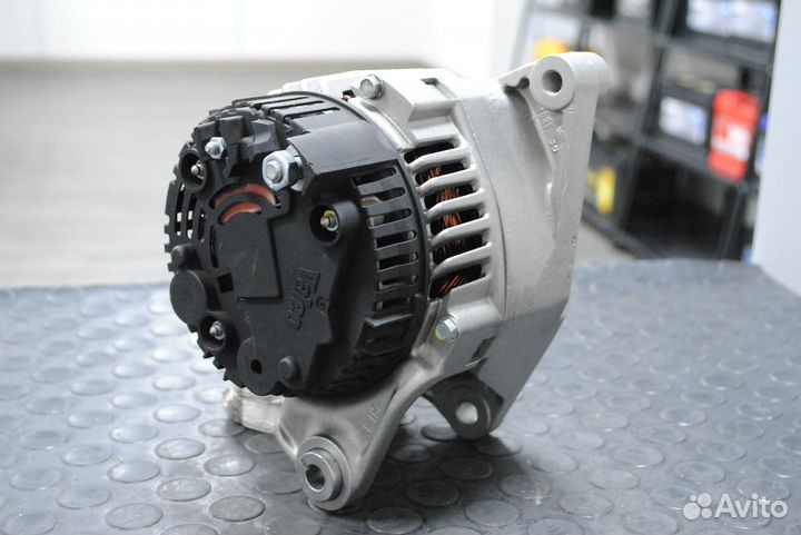 Генератор Audi А4, А6, VW Passat B5 1.6, 1.8 90А