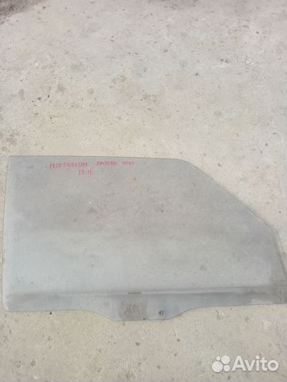 Стекло переднее правое Mitsubishi Pajero Mini