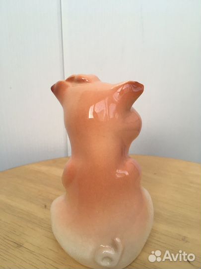 Фарфоровая статуэтка