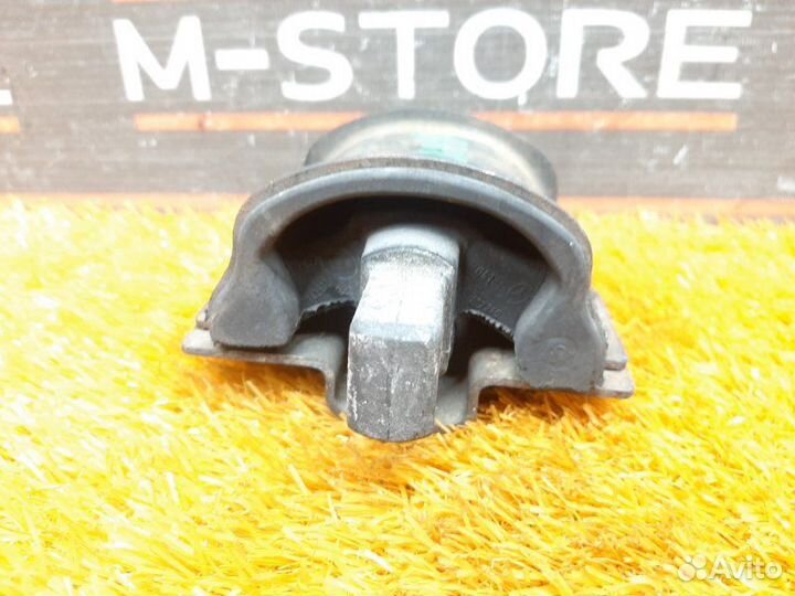 Подушка кпп Mercedes-Benz C-Class W202 111.941