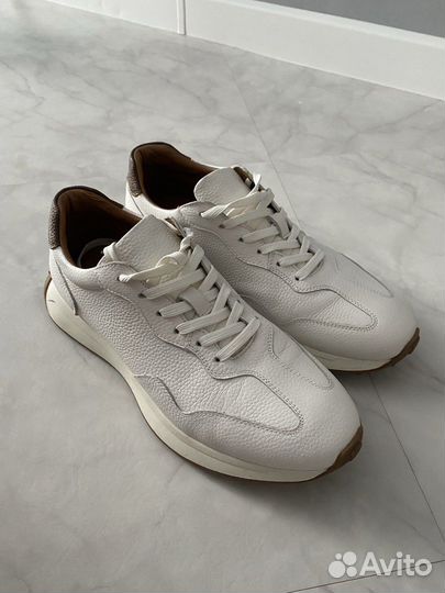 Продам кроссовки Mango man