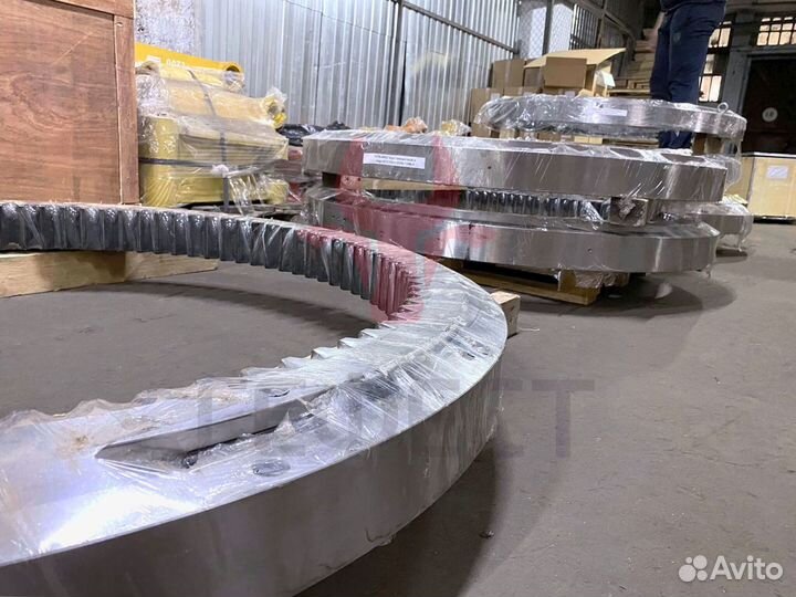 Опорно-поворотный круг PC138uslc-2 203-25-62100