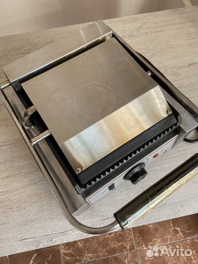 Гриль контактный прижимной