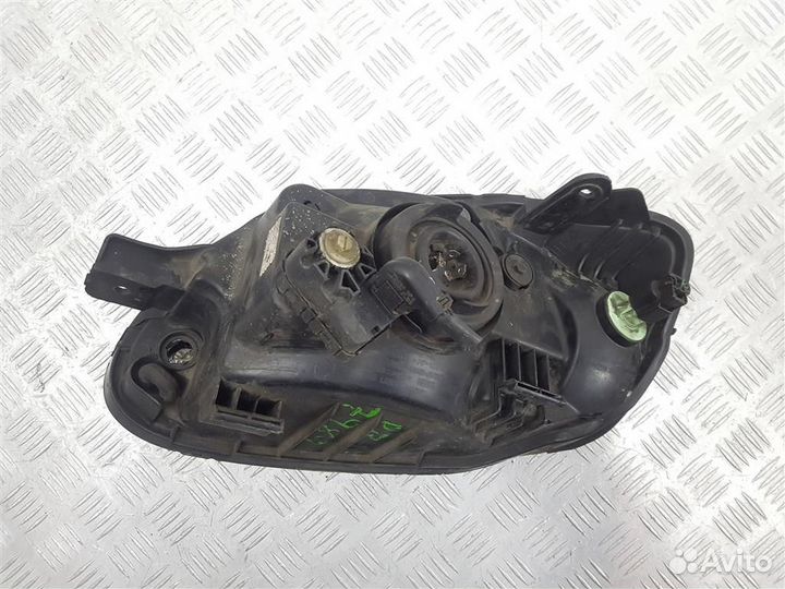 Фара правая Hyundai Accent