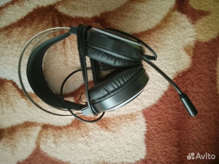 Игровые проводные наушники с подстветкой