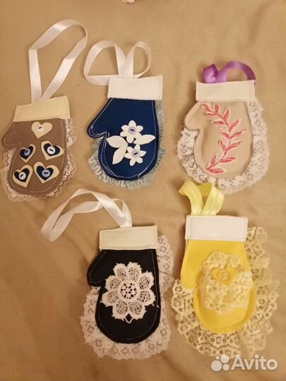 Новогодняя варежка