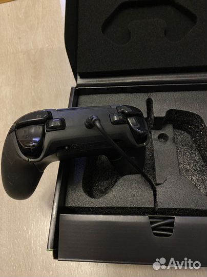 Геймпад Razer wolverine v2