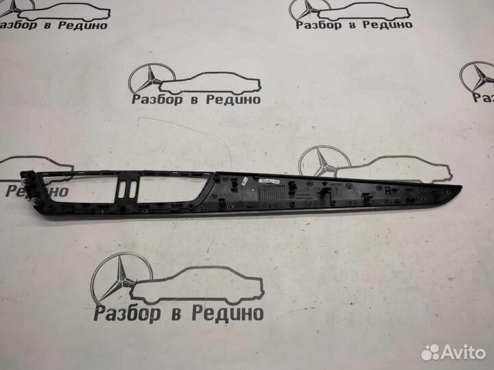 Накладка торпеды w204 C-class 271.820 05.2011