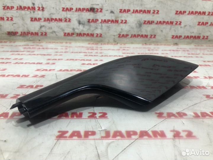 Крышка рейлинга задняя левая Toyota Land Cruiser