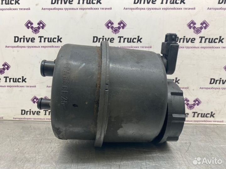 Бачок гидроусилителя руля с датчиком уровня масла