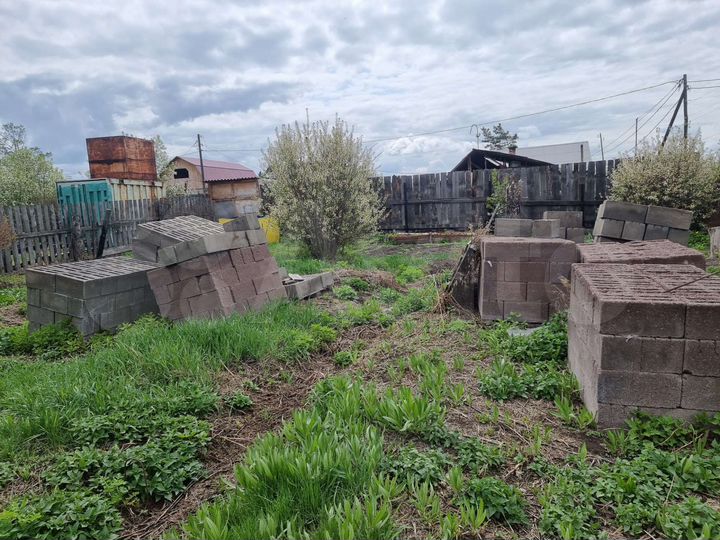 Дом 23,8 м² на участке 6 сот.