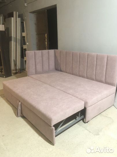 Угловая кровать с дополнительным спальным местом