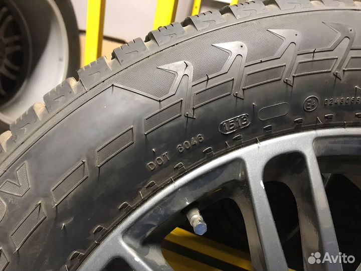 Комплект зимних колес R20 (шипы) 5х112