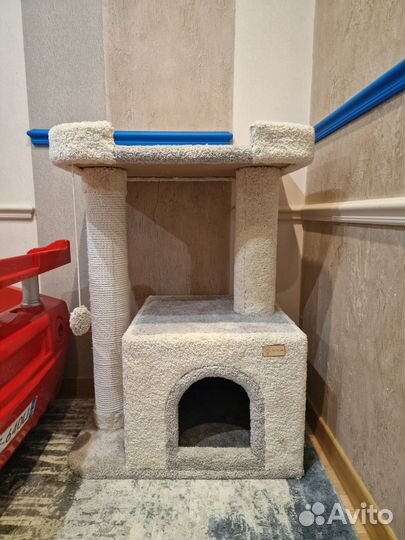 Домик для кошки с когтеточкой бу