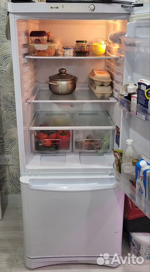 Холодильник indesit