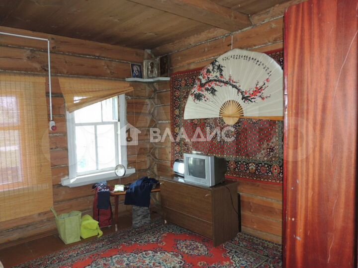 Дом 27 м² на участке 50 сот.