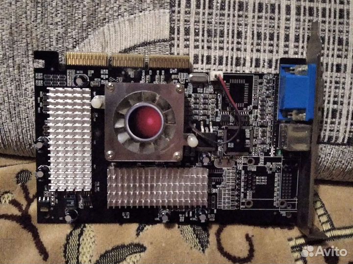 Видеокарта, веб-камеры, мышь с зарядкой, шина