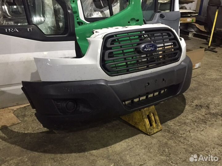 Бампер передний на Ford Transit 8