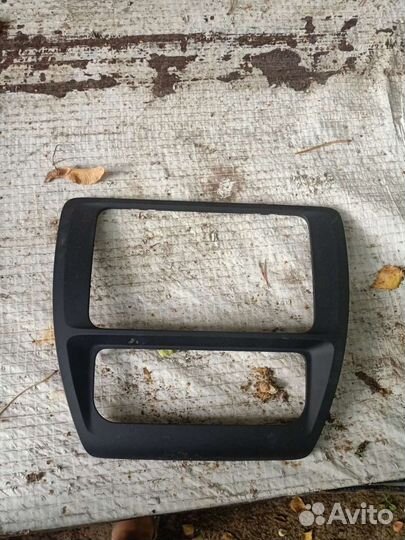 Jetta 6 рамка магнитолы накладка