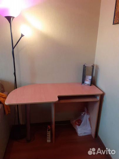 Стол ученический-компьютерный