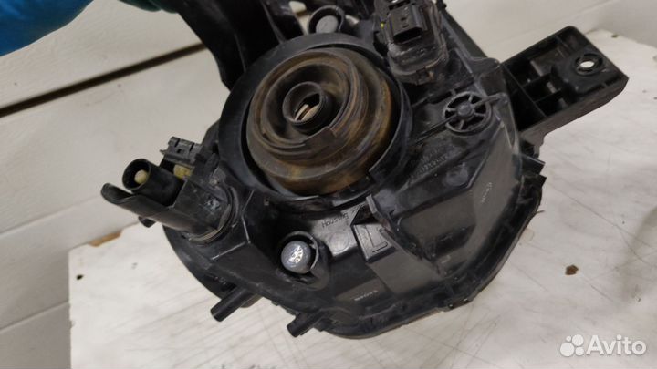 Nissan Juke Фара левая и правая