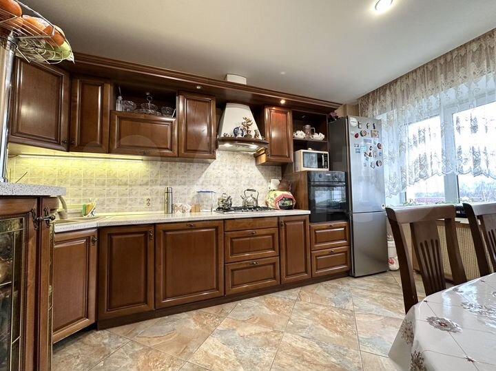 2-к. квартира, 74,5 м², 3/6 эт.