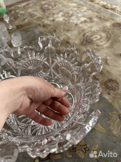 Хрустальная конфетница на ножке