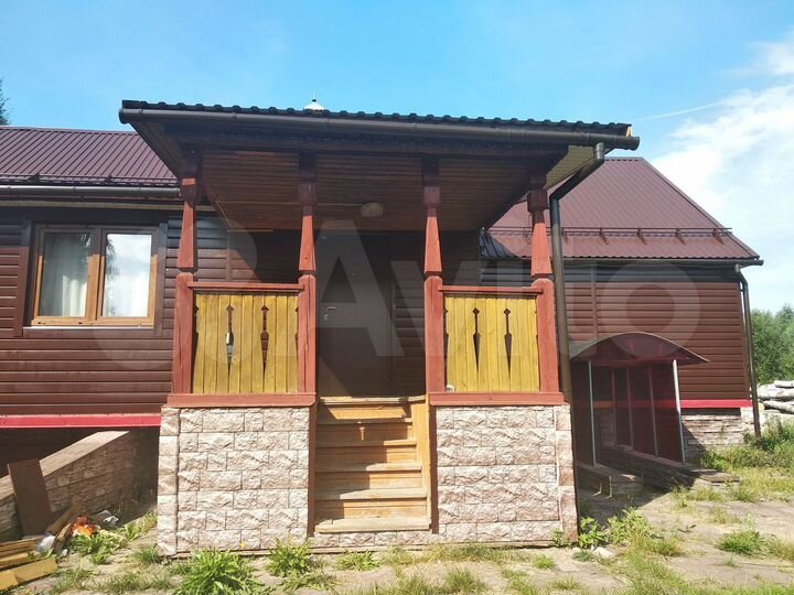 Дом 200 м² на участке 22,5 сот.