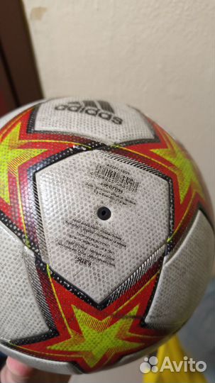 Футбольный мяч