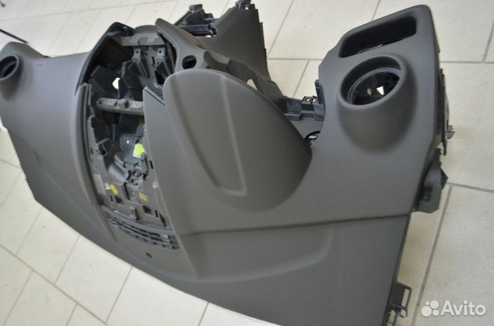 Торпедо панель приборов Форд Фиеста