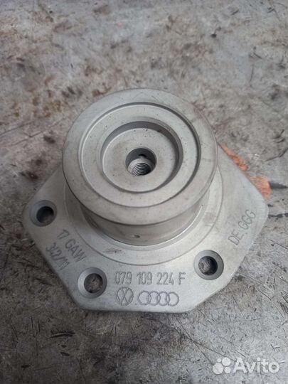 Кронштейн шестерни 079109224f q7 bar