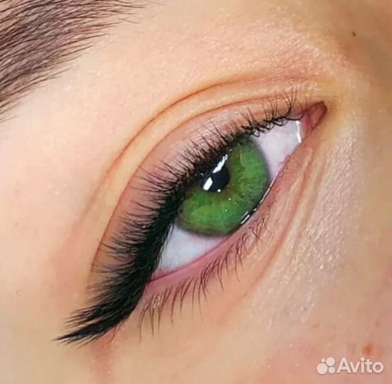 Наращивание ресниц. Укладка бровей