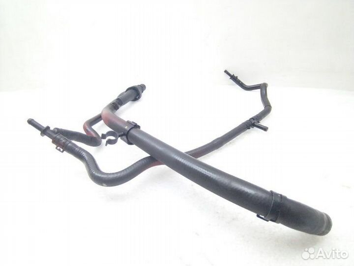 Патрубок системы охлаждения Volkswagen Passat B6