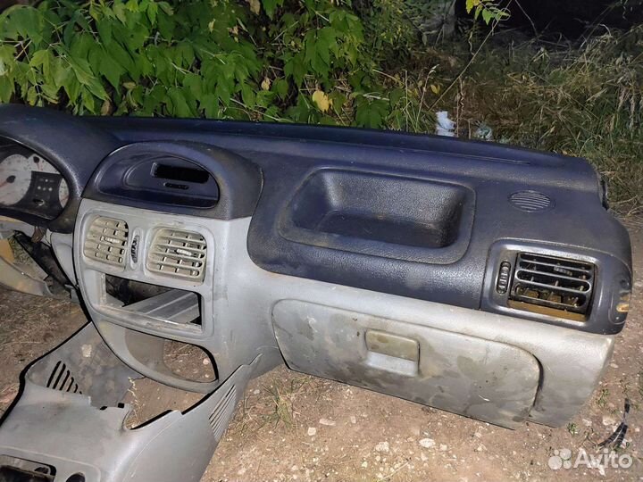 Торпеда панель Renault symbol