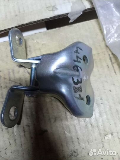 Петля задней левой двери kia rio 3