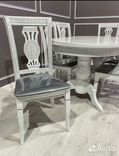 Столы и стулья