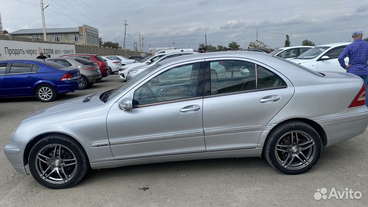 Mercedes-Benz C-класс 2.0 AT, 2002, битый, 290 000 км