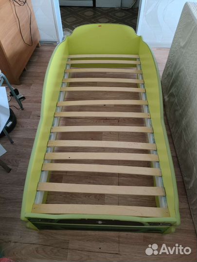Детская кровать машинка с матрасом