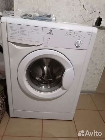 Стиральная машина Indesit wisn 81