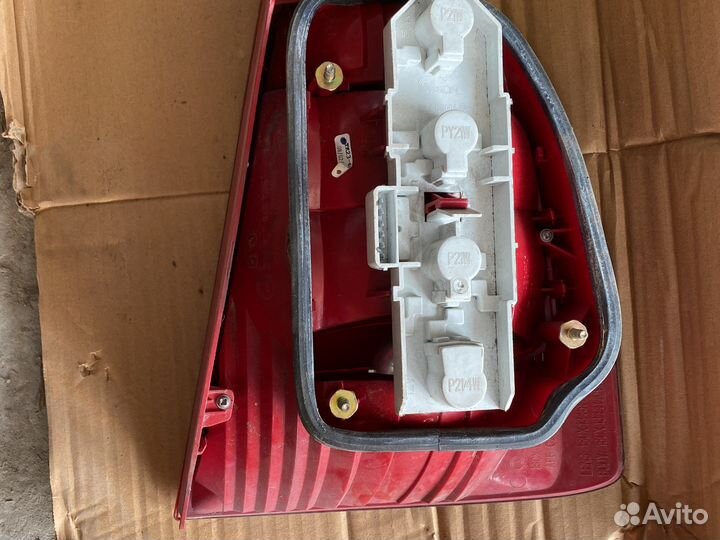 Фонари заднии Skoda superb1 2002г