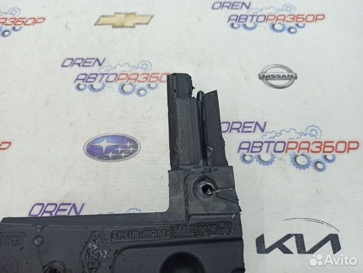 Уплотнитель кузова передний левый Renault Arkana