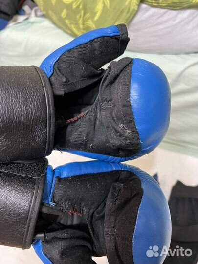 Защита голени, перчатки, шлем