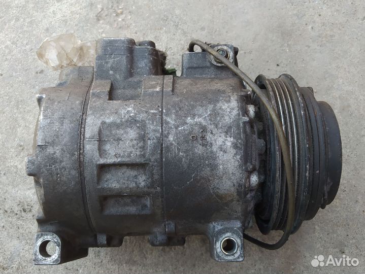 Компрессор кондиционера Audi VW 4B0260805C