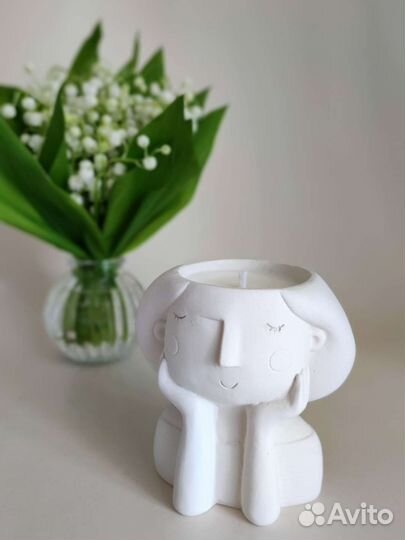 Ароматическая свеча в гипсовом подсвечнике