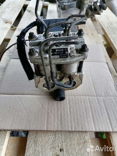 Блок ABS Nissan Primera P10