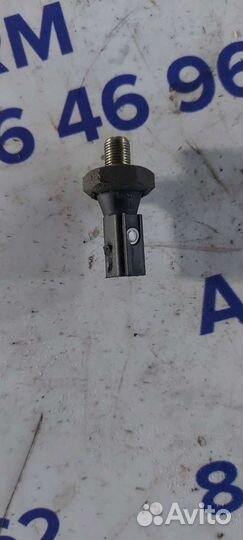 Датчик давления масла на Volkswagen Phaeton