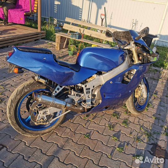 Kawasaki zxr400