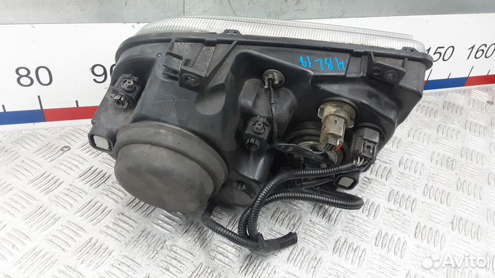 Фара Chrysler 300C (2004-2011)