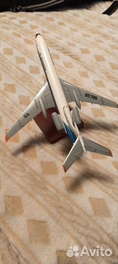 Модель самолета Ту154М